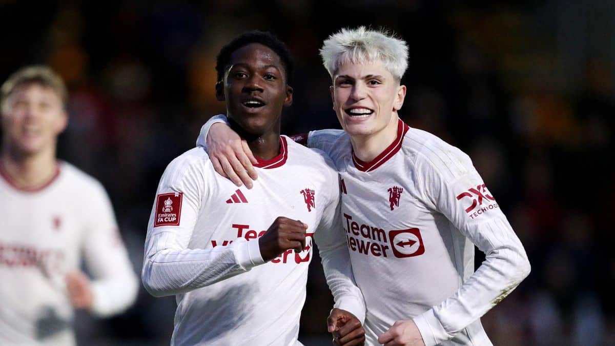 kobbie mainoo et alexandro garnacho sous les couleurs de united