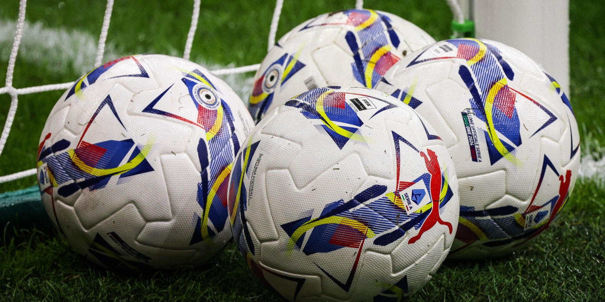 Le football fait actuellement face à de multiples défis: le racisme, l'immigration, etc.