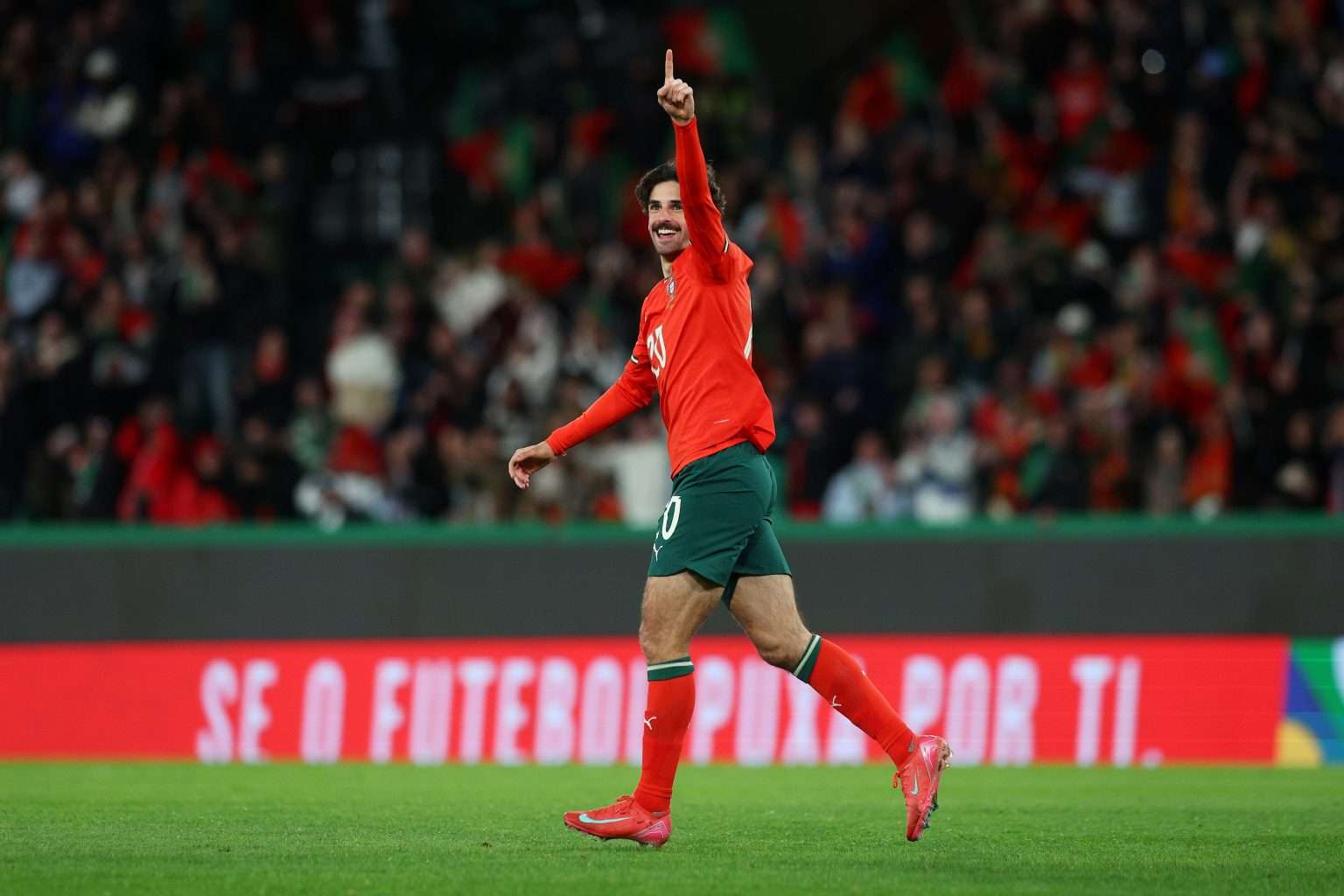 Trincão après avoir marqué le cinquième but du Portugal.