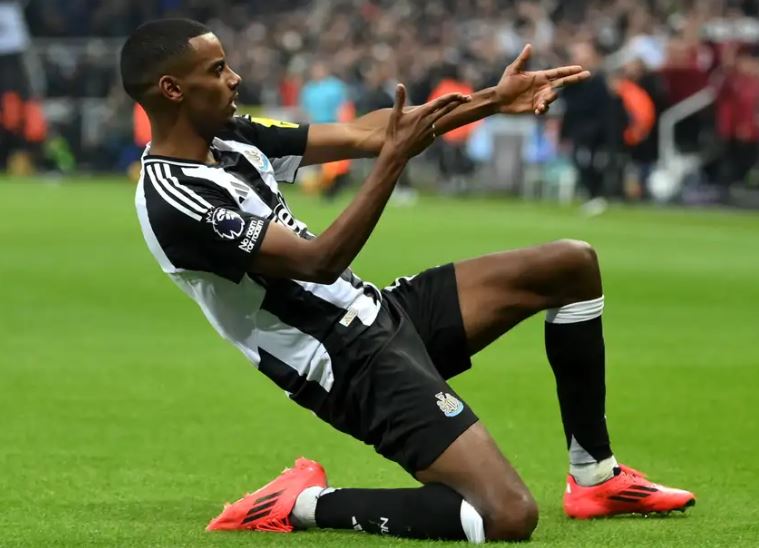 Pour lâcher Alexander, Newcastle n'accepterait aucune offre en dessous de 120 millions de livres.