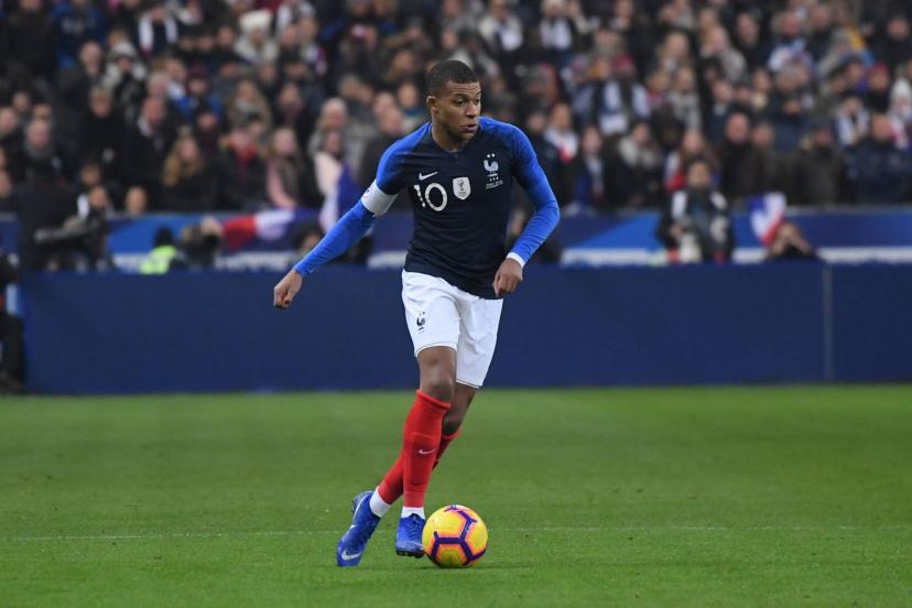 Avec les Bleus, Mbappé peine à retrouver le rythme, surtout après des mois d'absence.
