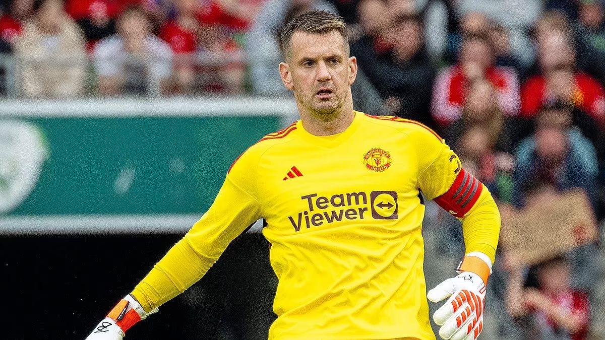Le vétéran Tom Heaton pourrait faire partie de ceux qui doivent plier bagage à l'issue de la saison 2025.