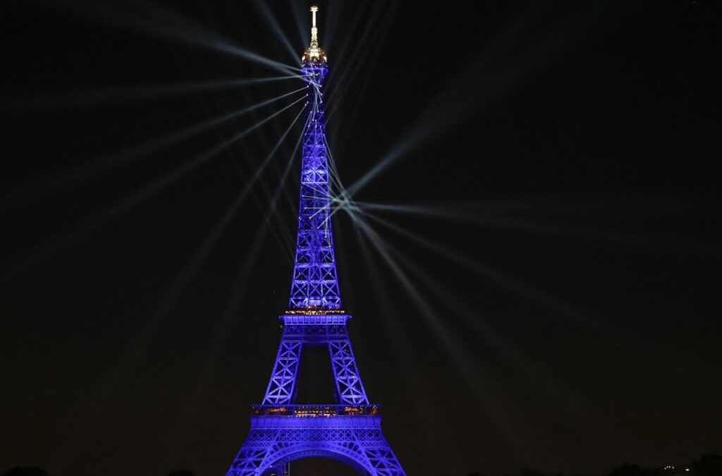 La Tour Eiffel aux couleurs du PSG