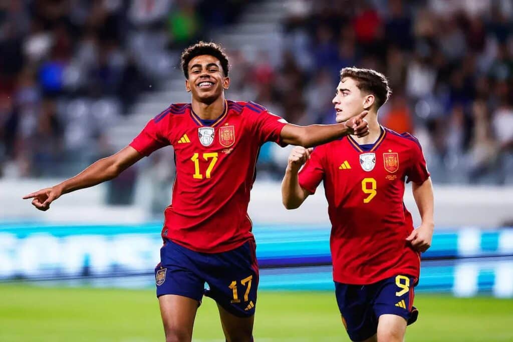 Lamine Yamal, Espagne