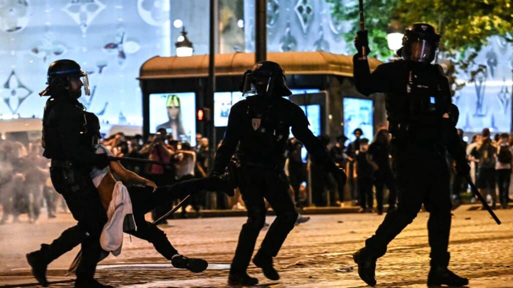Victoire PSG : une célébration qui vire à l'affrontement