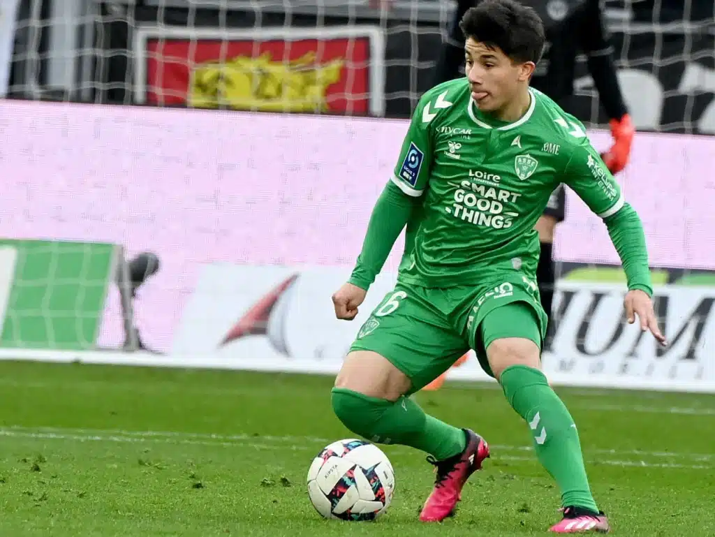 Bouchouari affiche une progression régulière 
