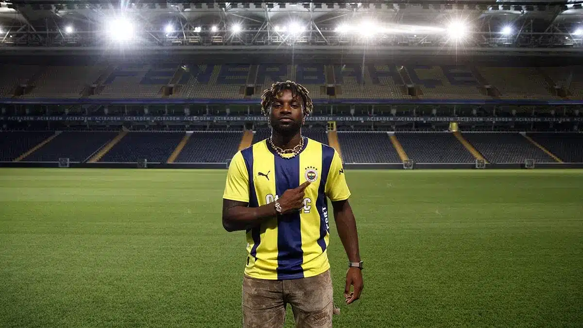 allan saint maximin en maillot fenerbahçe 