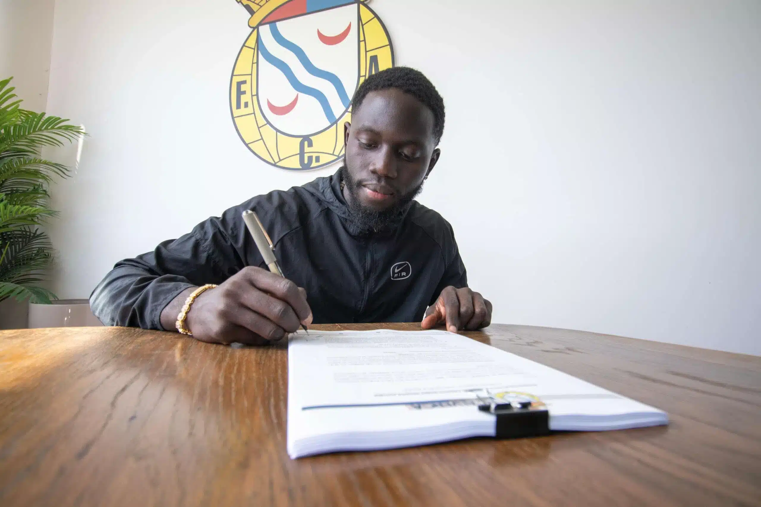 signature Junior Mendes 